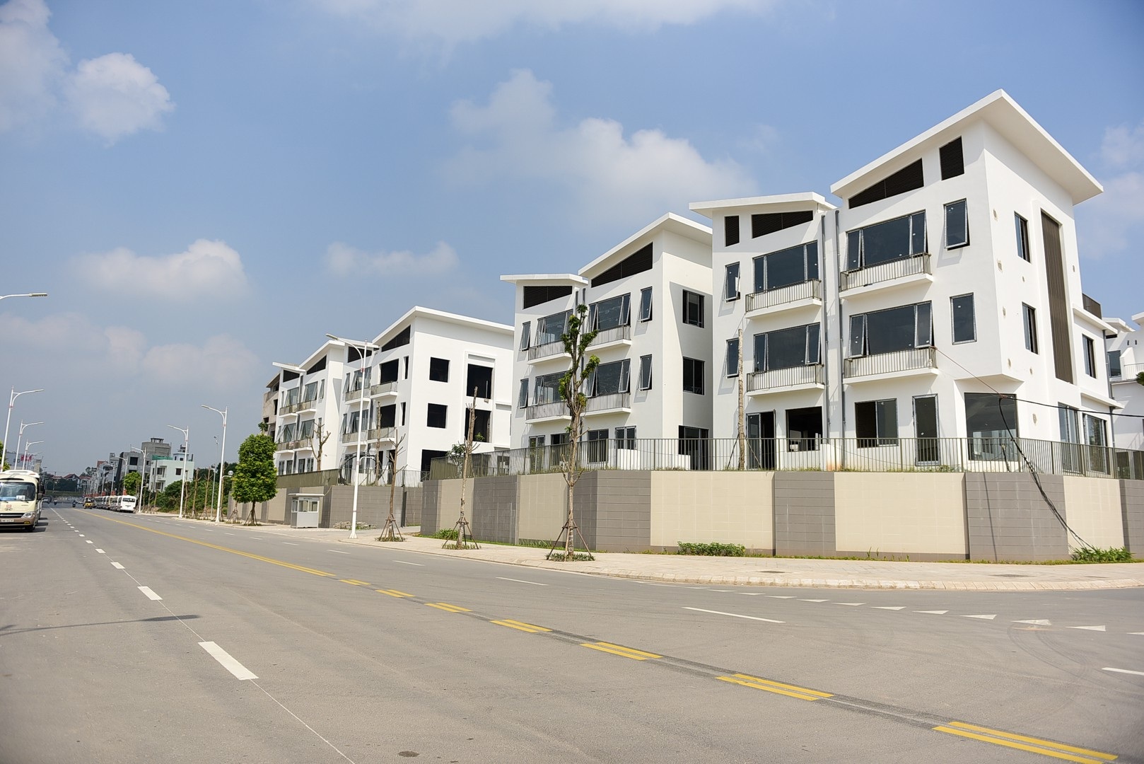 Ngắm con đường 650m đầu tư 200 tỷ mới thông tại Hà Nội - Ảnh 13.