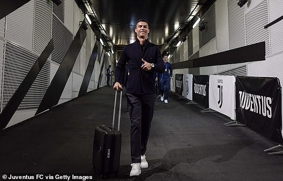 
Ronaldo tới sân Allianz chuẩn bị trận đấu với đội bóng cũ Man Utd
