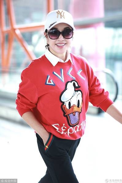 
Lưu Hiểu Khánh là một phụ nữ mạnh mẽ và đầy bản lĩnh. Bà từng phải đi tù hơn 1 năm và gần như mất hết sự nghiệp cũng như tài sản sau biến cố này. Tuy nhiên, Lưu Hiểu Khánh đã vực dậy và gây dựng lại sự nghiệp. Bà đóng phim trở lại, tiếp tục công việc kinh doanh và phát hành tự truyện tâm sự về chính cuộc đời nhiều thăng trầm của mình.
