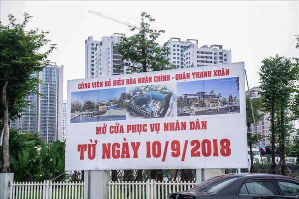 "Bãi tắm" trên vũng nước thải, ngàn người bị lừa bởi 1 tay cò - 2
Công viên lớn ở khu vực phía Tây được đưa vào sử dụng sau thời gian dài chậm tiến độ