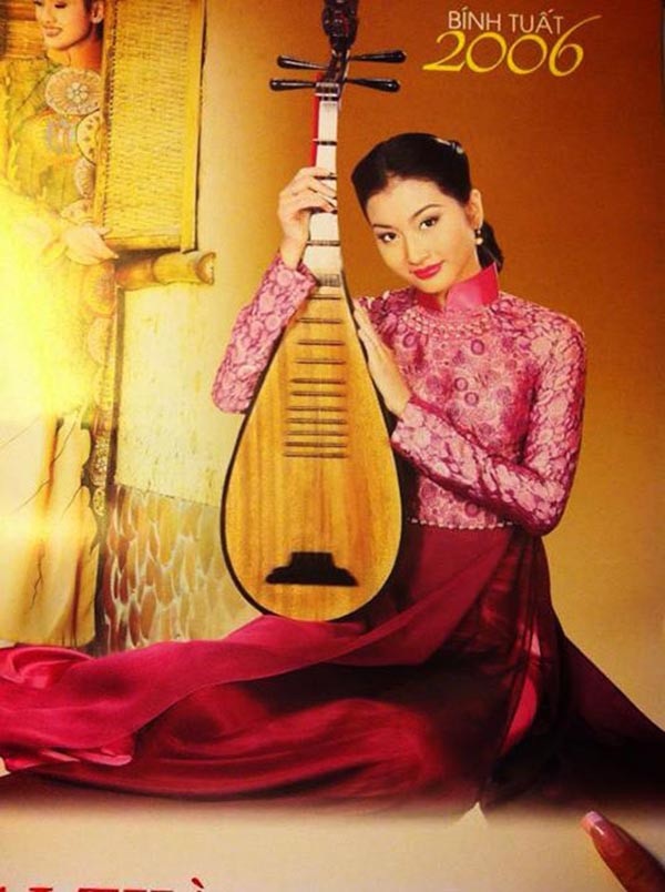Chân dung sau 18 năm “ở ẩn” của “nữ hoàng ảnh lịch” 8X - Uyển Nhi - 10 Thời điểm đó, Uyển Nhi được ví von là bóng hồng khi xuất hiện thường xuyên trên các trang bìa, tạp chí, ảnh lịch và cả những cuốn sổ lưu bút học trò.