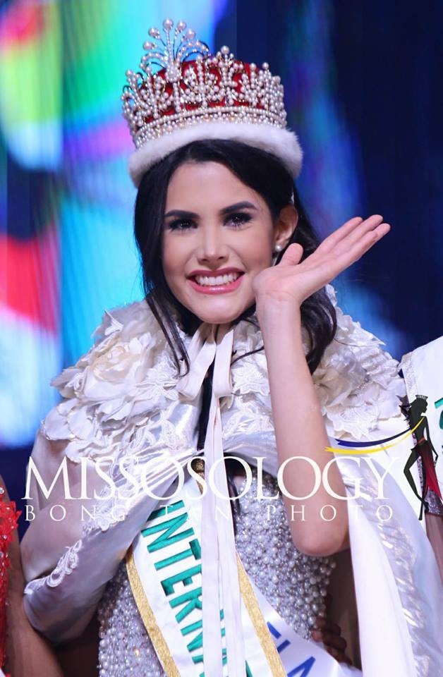 Những hình ảnh đẹp trong đêm chung kết hoa hậu quốc tế - 5
Người đẹp Venezuela Mariem Velazco được cho là sở hữu nhan sắc hoàn hảo