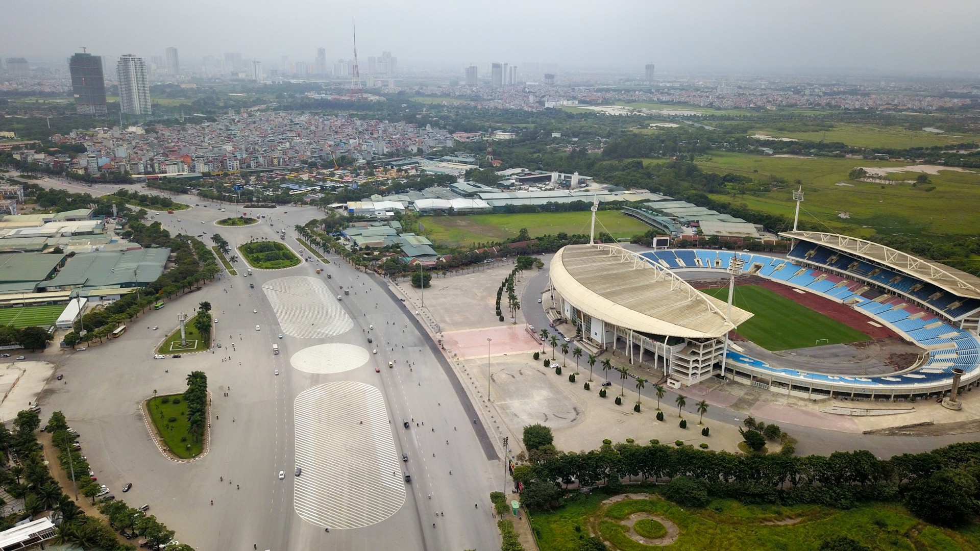 Diện kiến chặng đua Công thức 1 đầy thách thức tại Mỹ Đình, Hà Nội - Ảnh 3. Diện kiến chặng đua Công thức 1 đầy thách thức tại Mỹ Đình, Hà Nội - Ảnh 3.