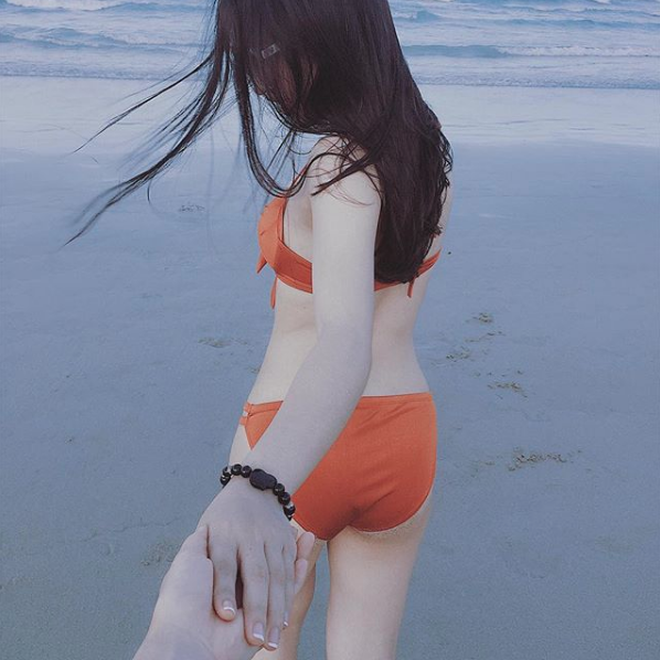 Bạn gái hot girl của Quang Hải ngày càng sexy bốc lửa - 10 Trước ngày bạn trai chinh chiến ở AFF Cup, Nhật Lê đã khoe loạt ảnh đồ bơi gợi cảm khó cưỡng.