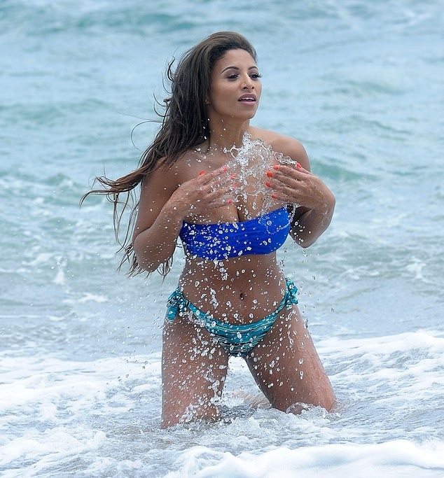 
Cô khẳng định mình tự tin hơn vì cảm thấy mình giống như mọi cô gái khác
