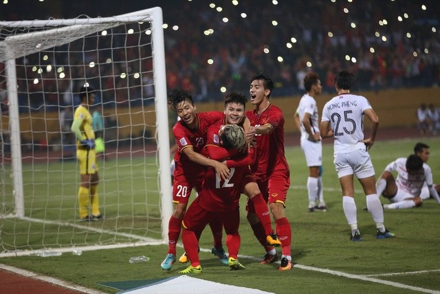 Báo châu Á chỉ ra hai yếu tố có thể giúp đội tuyển Việt Nam vô địch AFF Cup 2018 - 1
Tờ Fox Sport cho rằng đội tuyển Việt Nam hội tụ hai yếu tố quan trọng để vô địch AFF Cup 2018