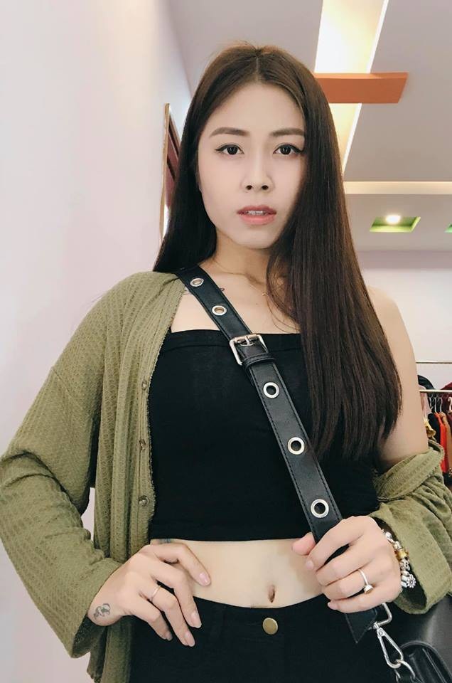 Mối quan hệ của MC Hoàng Linh và chồng sắp cưới ra sao sau sóng gió? - 6 Hoàng Linh vui vẻ đi tân trang nhan sắc.