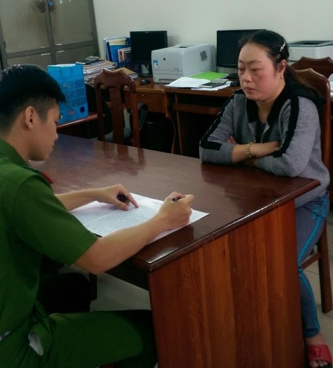 Triệt xóa nhiều điểm bán số đề do "quý bà" tổ chức - 1 Đối tượng đang làm việc tại cơ quan công an