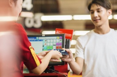 VinID mở “đại tiệc ưu đãi” 8 tỷ đồng tri ân chủ thẻ dịp cuối năm - 1 Chủ thẻ VinID có cơ hội nhận hàng nghìn ưu đãi trong “Đại tiệc mua sắm” tháng 12