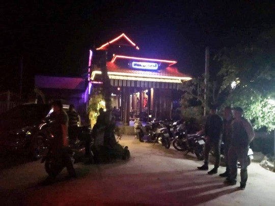 Đội phó đội an ninh bị bắt quả tang tổ chức đánh bạc - 1 Quán cà phê do Nam làm chủ và tổ chức đánh bạc (ảnh CQĐT)