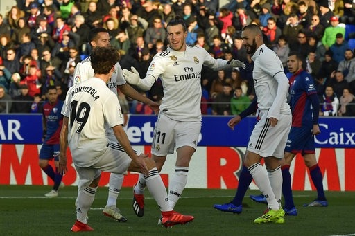 Gareth Bale lập công, Real Madrid thắng vất vả “tí hon” - 1
Gareth Bale ghi bàn duy nhất giúp Real Madrid giành chiến thắng trước Huesca