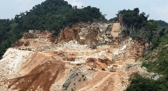 Nghệ An: 18 người chết vì tai nạn lao động trong 3 năm qua - 1 Khai thác, chế biến khoáng sản là một trong những nhóm ngành nghề có nguy cơ cao về tai nạn lao động. Trong 3 năm 2016-2018, trong lĩnh vực này đã xảy ra 10 vụ TNLĐ, làm 10 người chết, 6 người bị thương (ảnh N.Duy).