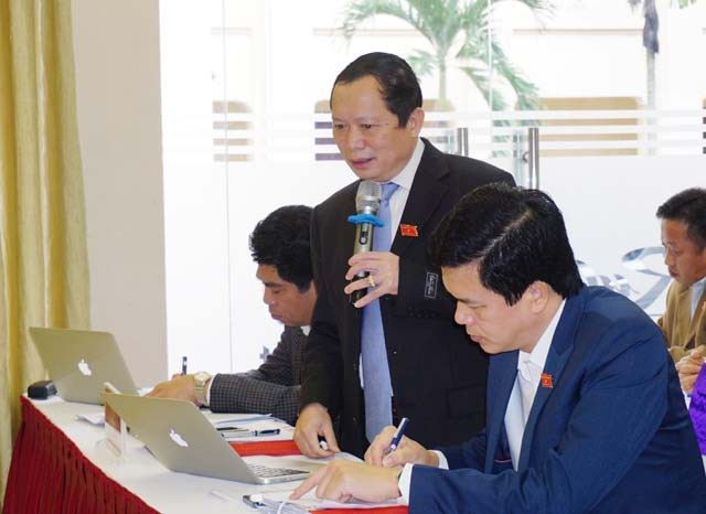 Nghệ An: “Chảy máu” lao động miền núi - 2 Ông Lương Thanh Hải - Trưởng Ban Dân tộc tỉnh Nghệ An cung cấp các số liệu liên quan đến tình trạng lao động các huyện miền núi rời quê hương đi làm ăn, trong đó, một bộ phận không nhỏ lao động đi Trung Quốc.
