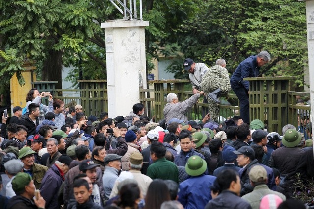 Bộ Tư lệnh Thủ đô cử lực lượng “giải vây” trụ sở VFF - Ảnh 1. Bộ Tư lệnh Thủ đô cử lực lượng “giải vây” trụ sở VFF - Ảnh 1.