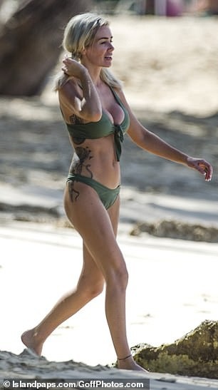 Laura Anderson là sao của show truyền hình thực tế ăn khách Love Island
