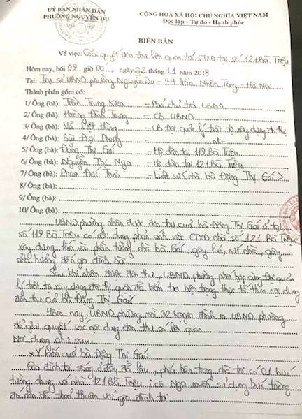 Hà Nội: “Mỏi mắt” đợi sổ đỏ, cụ bà 76 tuổi lại phải kêu cứu vì nhà cổ bất ngờ lún, nứt! - 1 Hà Nội: “Mỏi mắt” đợi sổ đỏ, cụ bà 76 tuổi lại phải kêu cứu vì nhà cổ bất ngờ lún, nứt! - 1
