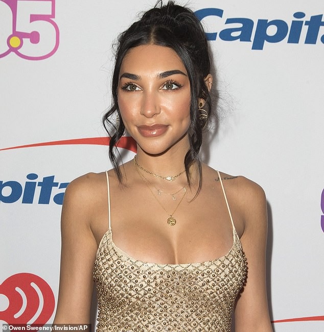 "Tình cũ" của Justin Bieber khoe ngực khủng - 4
Chuyện tình ngắn ngủi với Justin Bieber đã biến Chantel Jeffries thành sao đắt show sự kiện tại Hollywood