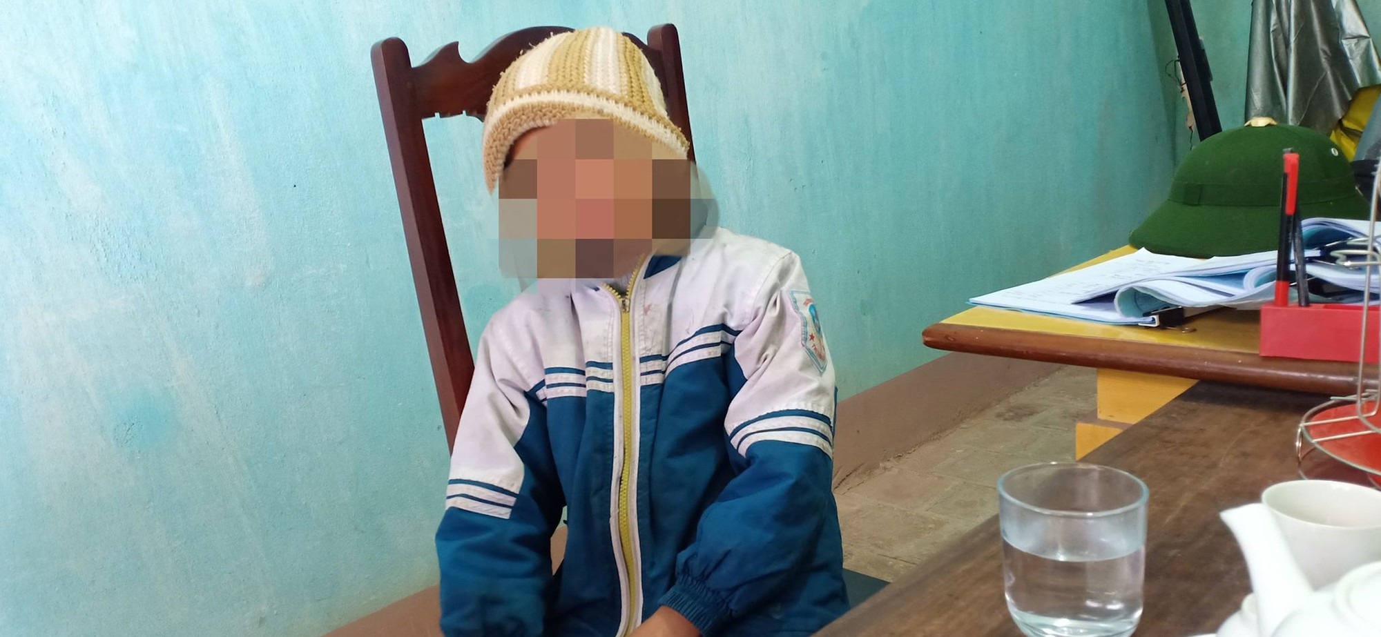 Cháu bé mồ côi không dám kể chuyện bị sư thầy bạo hành vì sợ bị... đánh chết! - Ảnh 5. Cháu bé mồ côi không dám kể chuyện bị sư thầy bạo hành vì sợ bị... đánh chết! - Ảnh 5.