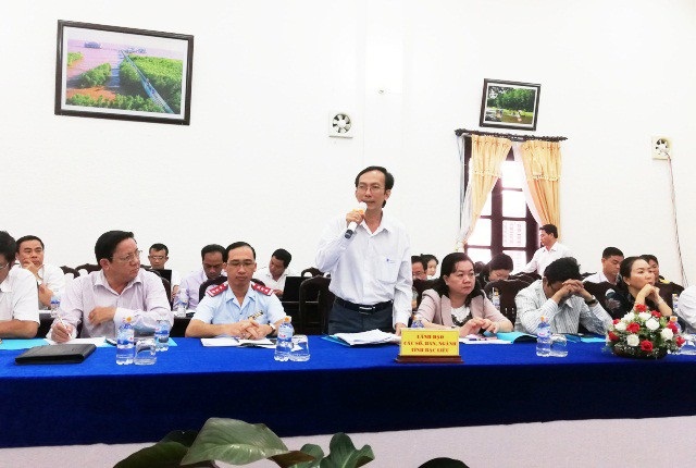 Sai phạm tại trường THPT chuyên Bạc Liêu: Xử lý nhẹ vì hiệu trưởng sắp nghỉ hưu (?!) - 2 Ông Võ Thanh Giang- Phó Giám đốc Sở GD&ĐT tỉnh Bạc Liêu trả lời câu hỏi của báo Dân trí tại họp báo.