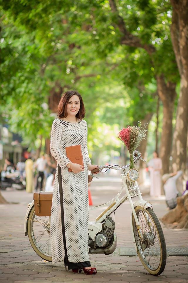Phan Kim Oanh chúc mừng NSƯT Công Lý ra mắt phim - 4 Phan Kim Oanh chúc mừng NSƯT Công Lý ra mắt phim - 4