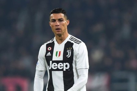 C.Ronaldo bất ngờ tránh né chuyện lấy vợ - 2 CR7 đi nhà thờ không phải để bàn chuyện tổ chức đám cưới