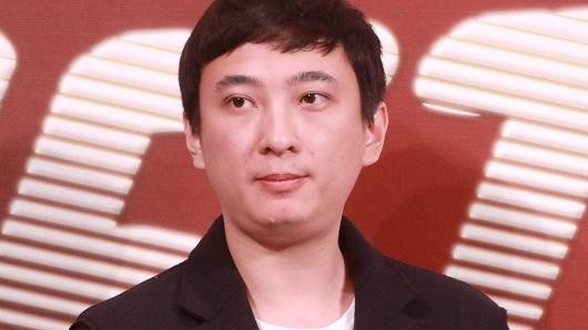 Lạ lùng cậu ấm, cô chiêu lớn tướng mới biết nhà mình siêu giàu, bố là tỷ phú - 2 Vương Tư Thông, người thừa kế duy nhất khối tài sản khổng lồ của cha anh, tỷ phú Vương Kiện Lâm.