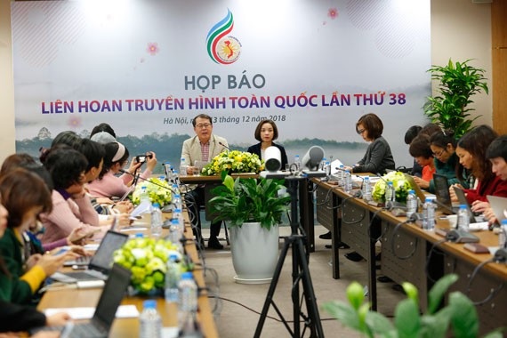 Vì sao phim “Quỳnh búp bê” vắng mặt tại Liên hoan Truyền hình toàn quốc? - 1 Ngày 13/12, ban tổ chức Liên hoan Truyền hình toàn quốc (LHTHTQ) lần thứ 38 công bố các tác phẩm dự thi.