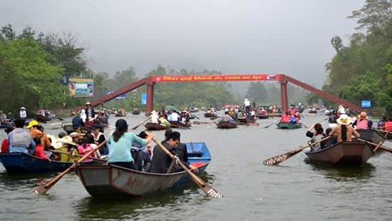 "Đại dự án" du lịch tâm linh tại chùa Hương của đại gia Xuân Trường gặp nhiều trở ngại - 2
Nếu dự án của đại gia Xuân Trường được triển khai, Suôí Yến- một địa danh rất nổi tiếng khu vực chùa Hương sẽ bị biến dạng, thay đổi rất lớn (Ảnh minh họa)
