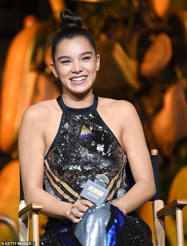 Hailee Steinfeld xinh đẹp tại Bắc Kinh - 6
Nữ diễn viên xinh đẹp nổi tiếng là gái ngoan của Hollywood