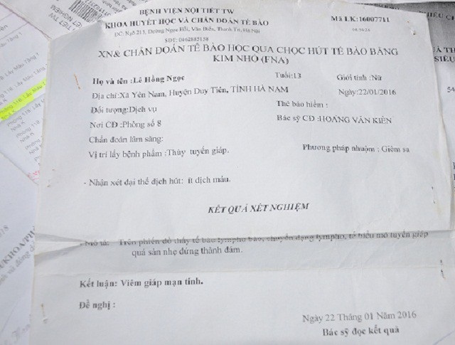 Đã mất 2 anh trai vì tai nạn giao thông, nữ sinh lớp 10 lại sắp mất mẹ vì ung thư - Ảnh 8. Đã mất 2 anh trai vì tai nạn giao thông, nữ sinh lớp 10 lại sắp mất mẹ vì ung thư - Ảnh 8.