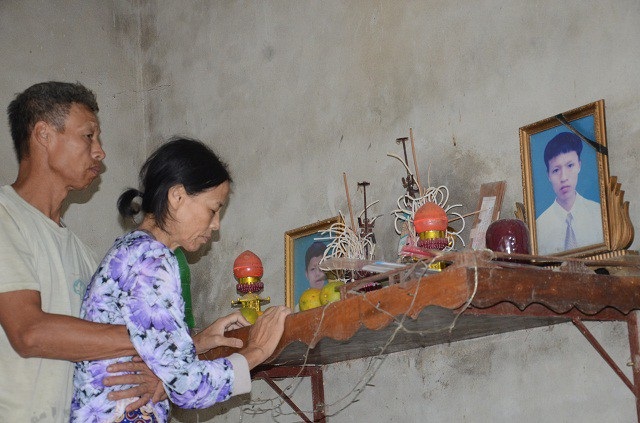Đã mất 2 anh trai vì tai nạn giao thông, nữ sinh lớp 10 lại sắp mất mẹ vì ung thư - Ảnh 10. Đã mất 2 anh trai vì tai nạn giao thông, nữ sinh lớp 10 lại sắp mất mẹ vì ung thư - Ảnh 10.