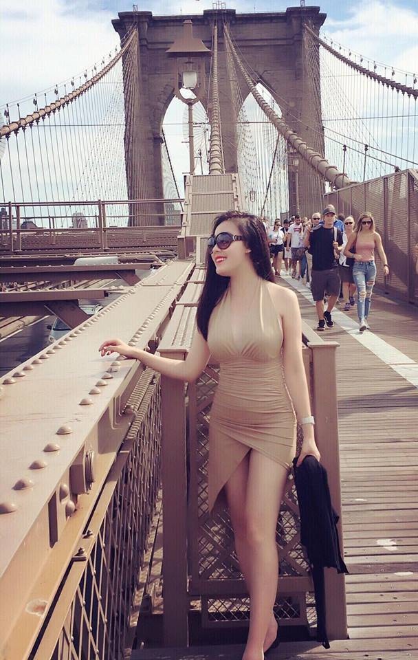 “Hot girl giảng viên” gây chú ý khi ra sân cổ vũ ĐT Việt Nam - Ảnh 6. “Hot girl giảng viên” gây chú ý khi ra sân cổ vũ ĐT Việt Nam - Ảnh 6.