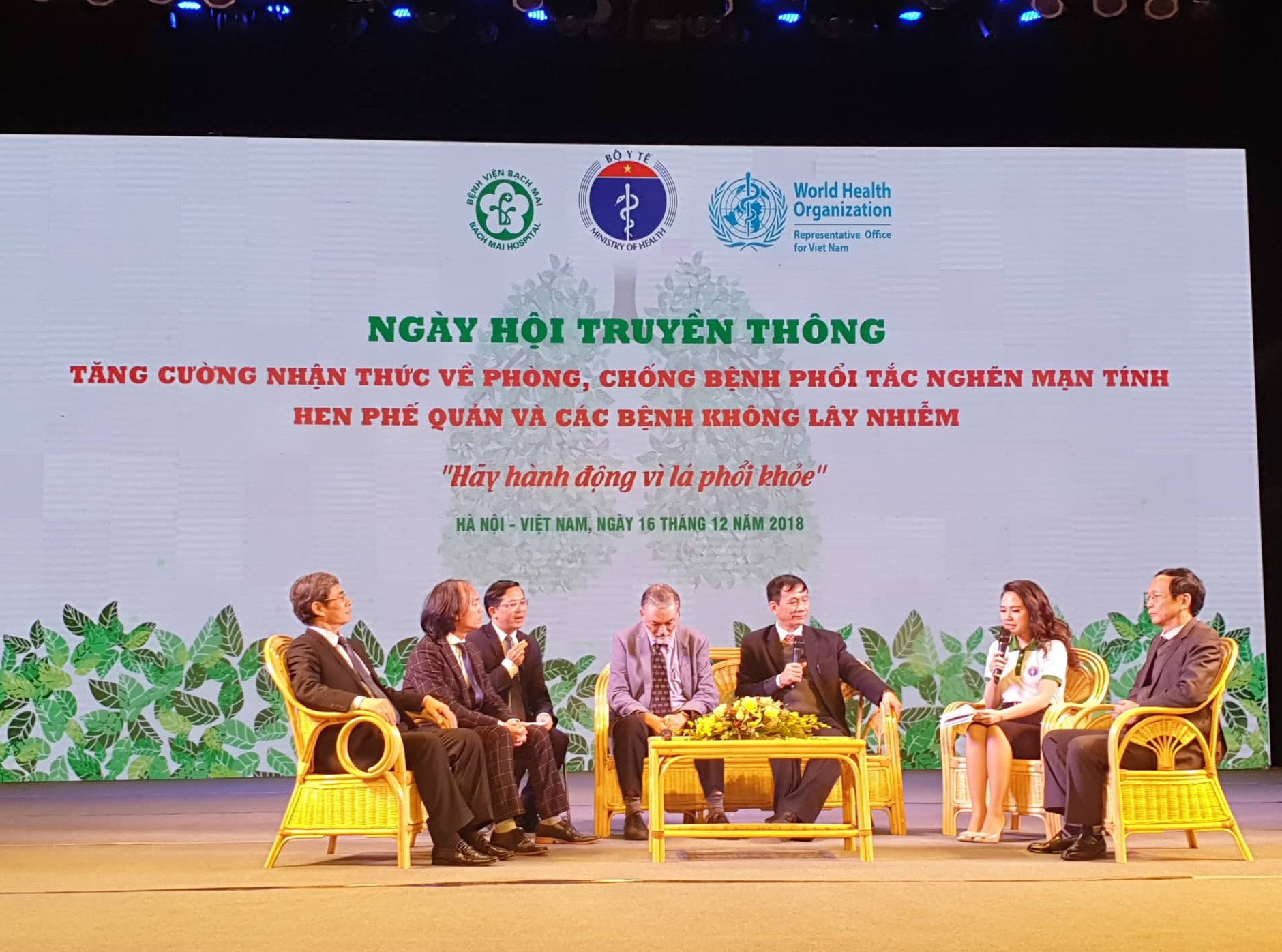 Khói thuốc và ô nhiễm môi trường làm gia tăng bệnh phổi tắc nghẽn mãn tính - Ảnh 2. Khói thuốc và ô nhiễm môi trường làm gia tăng bệnh phổi tắc nghẽn mãn tính - Ảnh 2.