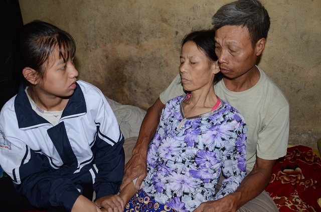 Đã mất 2 anh trai vì tai nạn giao thông, nữ sinh lớp 10 lại sắp mất mẹ vì ung thư - Ảnh 14. Đã mất 2 anh trai vì tai nạn giao thông, nữ sinh lớp 10 lại sắp mất mẹ vì ung thư - Ảnh 14.