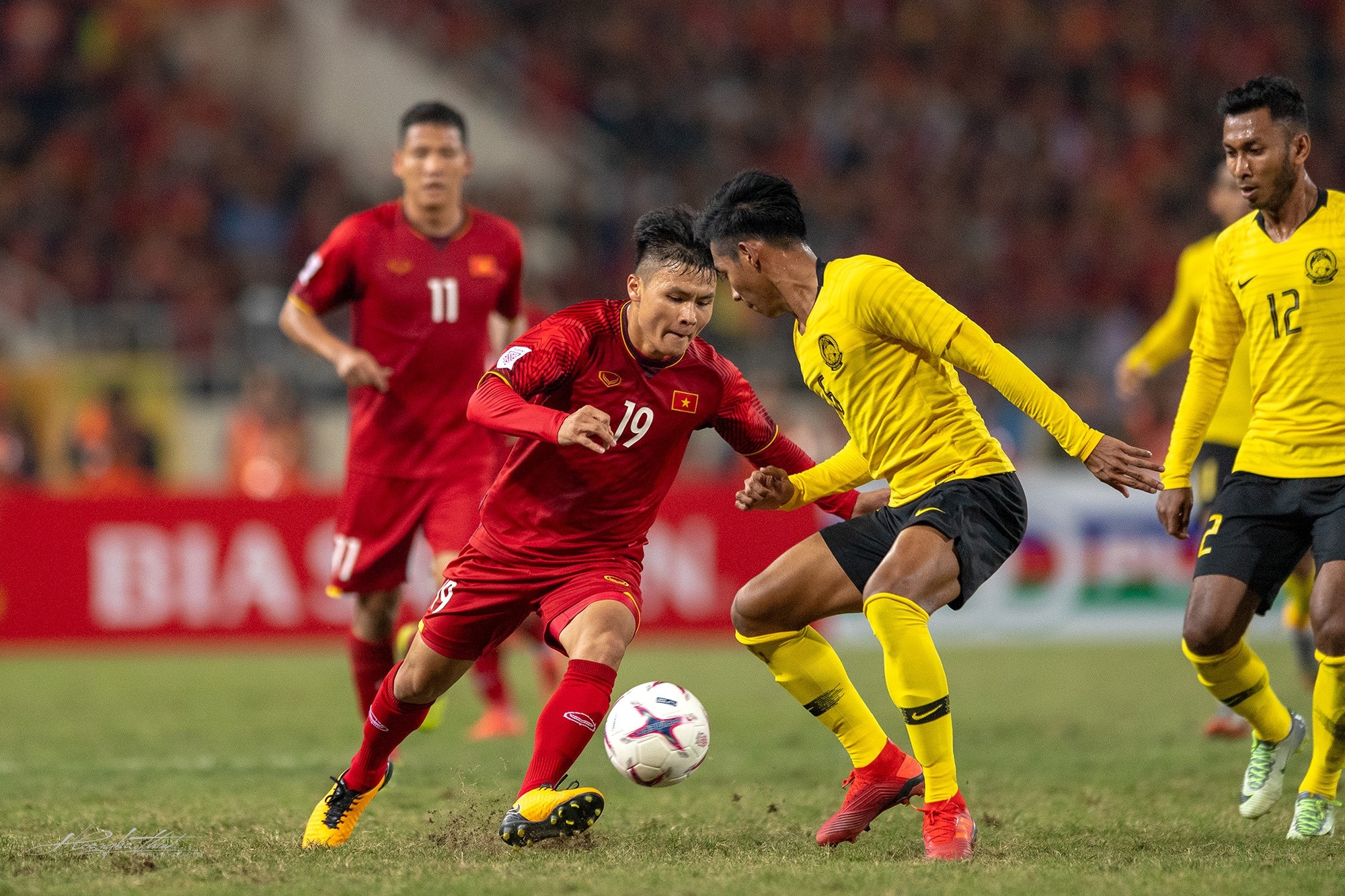 Nhìn lại những khoảnh khắc nghẹt thở trong trận chung kết AFF Cup - Ảnh 2. Nhìn lại những khoảnh khắc nghẹt thở trong trận chung kết AFF Cup - Ảnh 2.