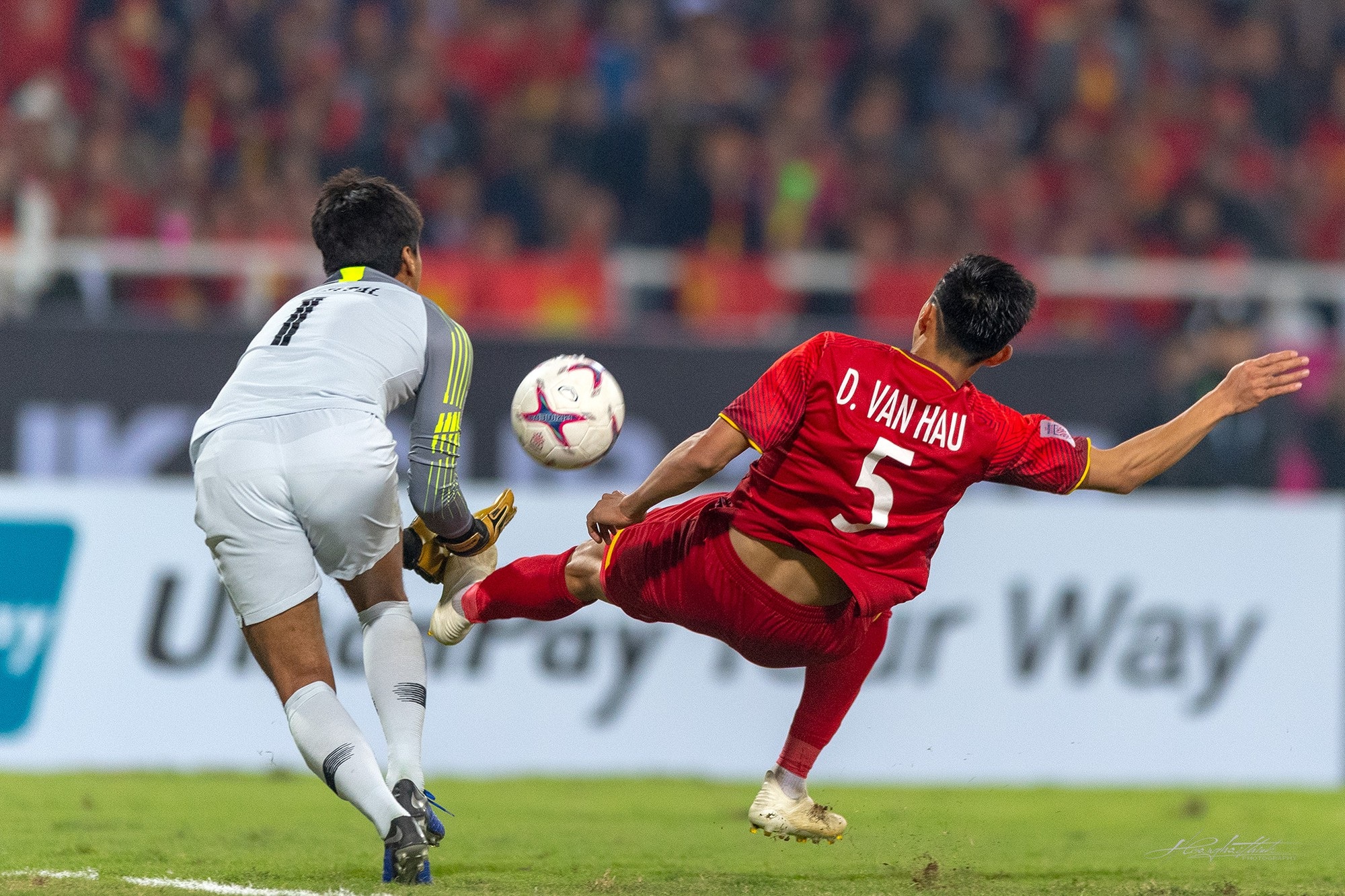 Nhìn lại những khoảnh khắc nghẹt thở trong trận chung kết AFF Cup - Ảnh 13. Nhìn lại những khoảnh khắc nghẹt thở trong trận chung kết AFF Cup - Ảnh 13.
