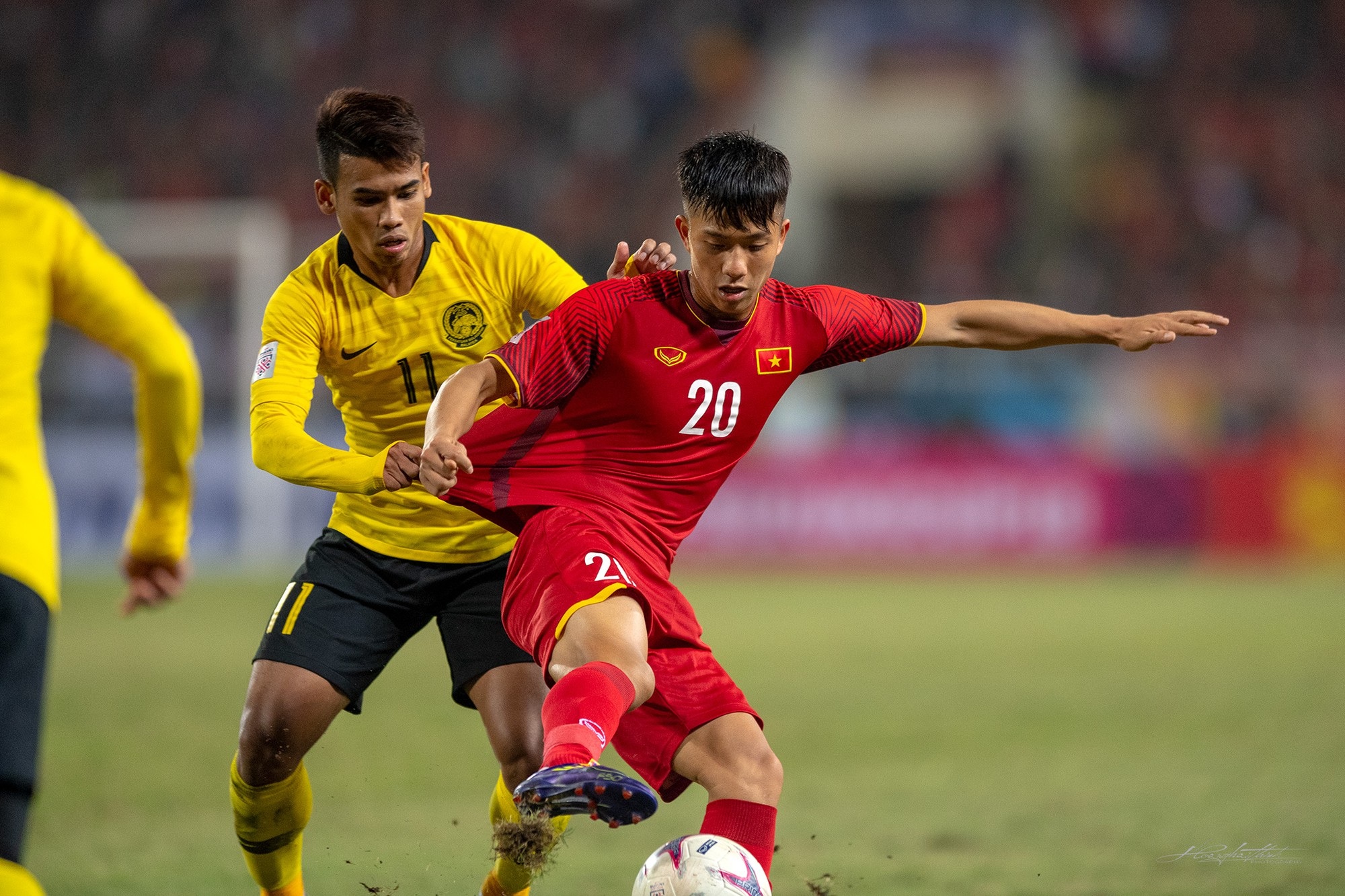 Nhìn lại những khoảnh khắc nghẹt thở trong trận chung kết AFF Cup - Ảnh 6. Nhìn lại những khoảnh khắc nghẹt thở trong trận chung kết AFF Cup - Ảnh 6.