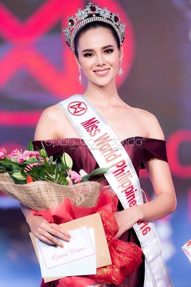 Hồ sơ thành tích đáng nể cùng vẻ ngoài nóng bỏng của tân Hoa hậu Hoàn vũ - 2
Catriona Gray đăng quang tại Hoa hậu Hoàn vũ Philippines 2018.