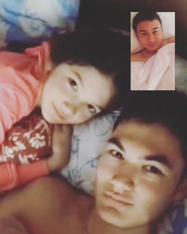 Dàn chị em “cực phẩm” nhà thủ môn “Lâm Tây” và “chim công làng múa” Linh Nga - 27 Văn Mạnh hiện đang sinh sống cùng gia đình tại Nga. Trên trang cá nhân, anh chàng thường xuyên chia sẻ những bài báo hay video clip nói về Văn Lâm...