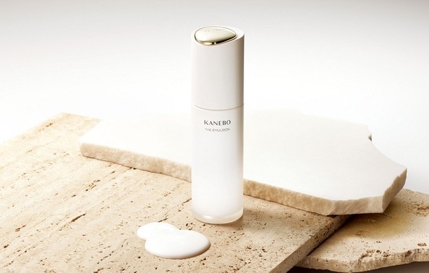 Mẹo để có làn da đẹp không tỳ vết khi mùa đông đến - 8
Sữa dưỡng The Emulsion cấp ẩm nhẹ nhàng phục hồi làn da