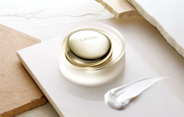 Mẹo để có làn da đẹp không tỳ vết khi mùa đông đến - 9
Kem dưỡng The Cream đẩy lùi và làm mờ đi mọi dấu hiệu lão hóa, hồi phục làn da tinh khiết thuở ban đầu