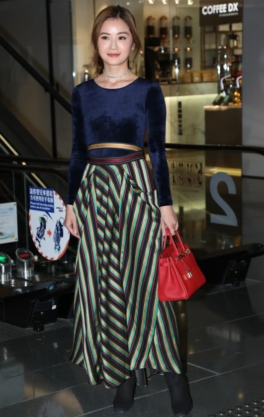 Chung Hân Đồng xinh như công chúa trong tiệc cưới ngoài trời - Ảnh 16. Chung Hân Đồng xinh như công chúa trong tiệc cưới ngoài trời - Ảnh 16.