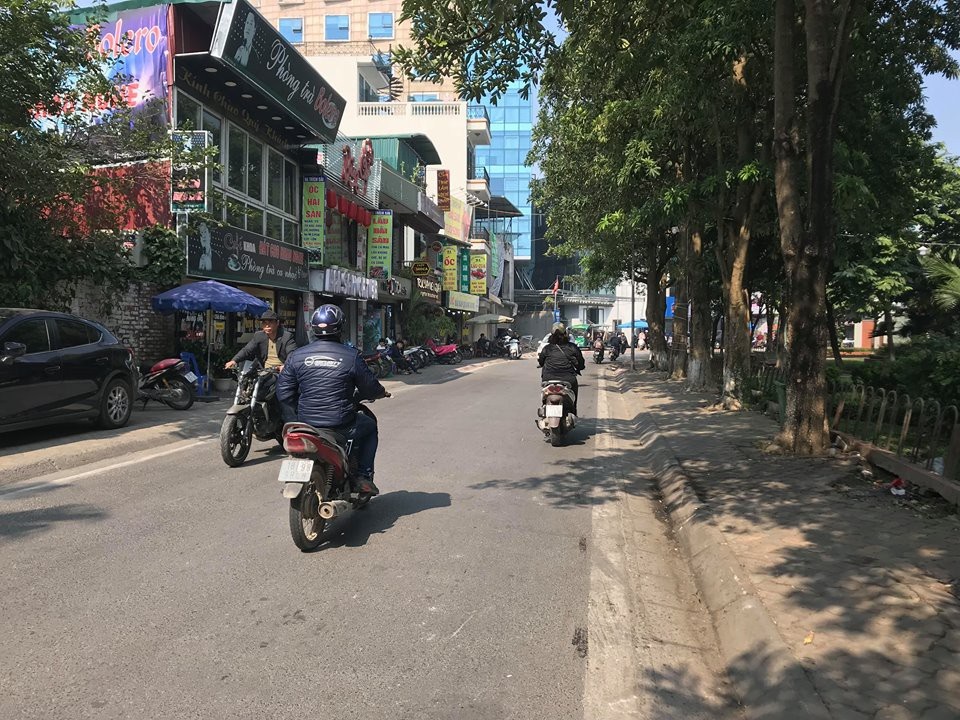 Nhân chứng rùng mình nhớ lại khoảnh khắc Lexus đâm nhiều người trên phố - Ảnh 2.