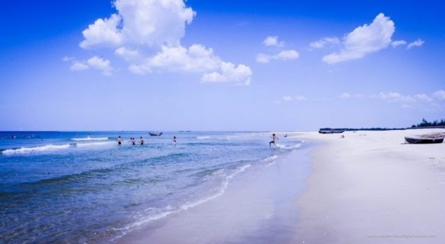 Đại gia địa ốc nghìn tỷ, đánh thức "nữ hoàng bãi tắm xứ Đông Dương" - 1 Cửa Tùng được mệnh danh là “nữ hoàng bãi tắm Đông Dương”