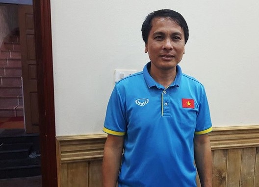 Sau chiến thắng, cầu thủ Quang Hải giản dị về thăm nhà - 5 Ông Nguyễn Quang Thuần - bố cầu thủ Quang Hải.