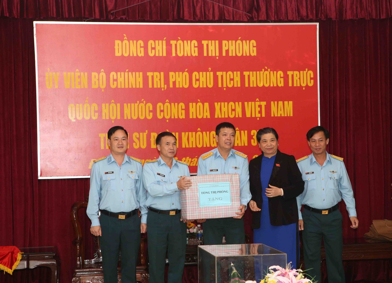 Phó Chủ tịch Quốc hội thăm Bộ Tư lệnh Vùng 3 Hải quân - Ảnh 2. Phó Chủ tịch Quốc hội thăm Bộ Tư lệnh Vùng 3 Hải quân - Ảnh 2.