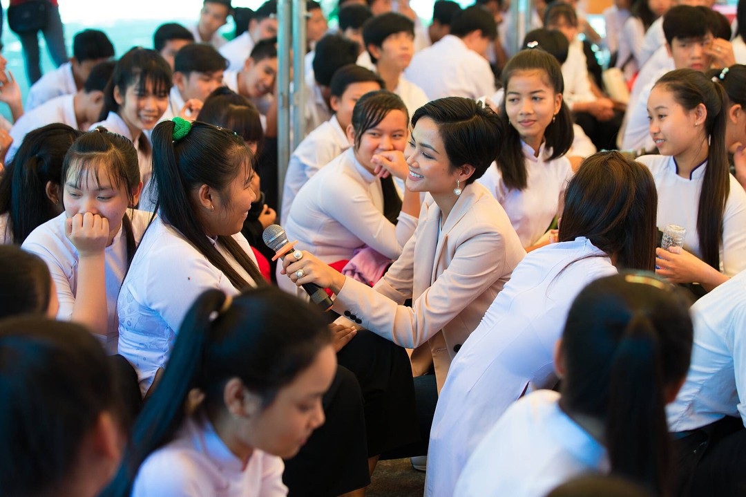 Báo chí Philippines “mải miết” tìm hiểu về… H’hen Niê - Ảnh 15. Báo chí Philippines “mải miết” tìm hiểu về… H’hen Niê - Ảnh 15.