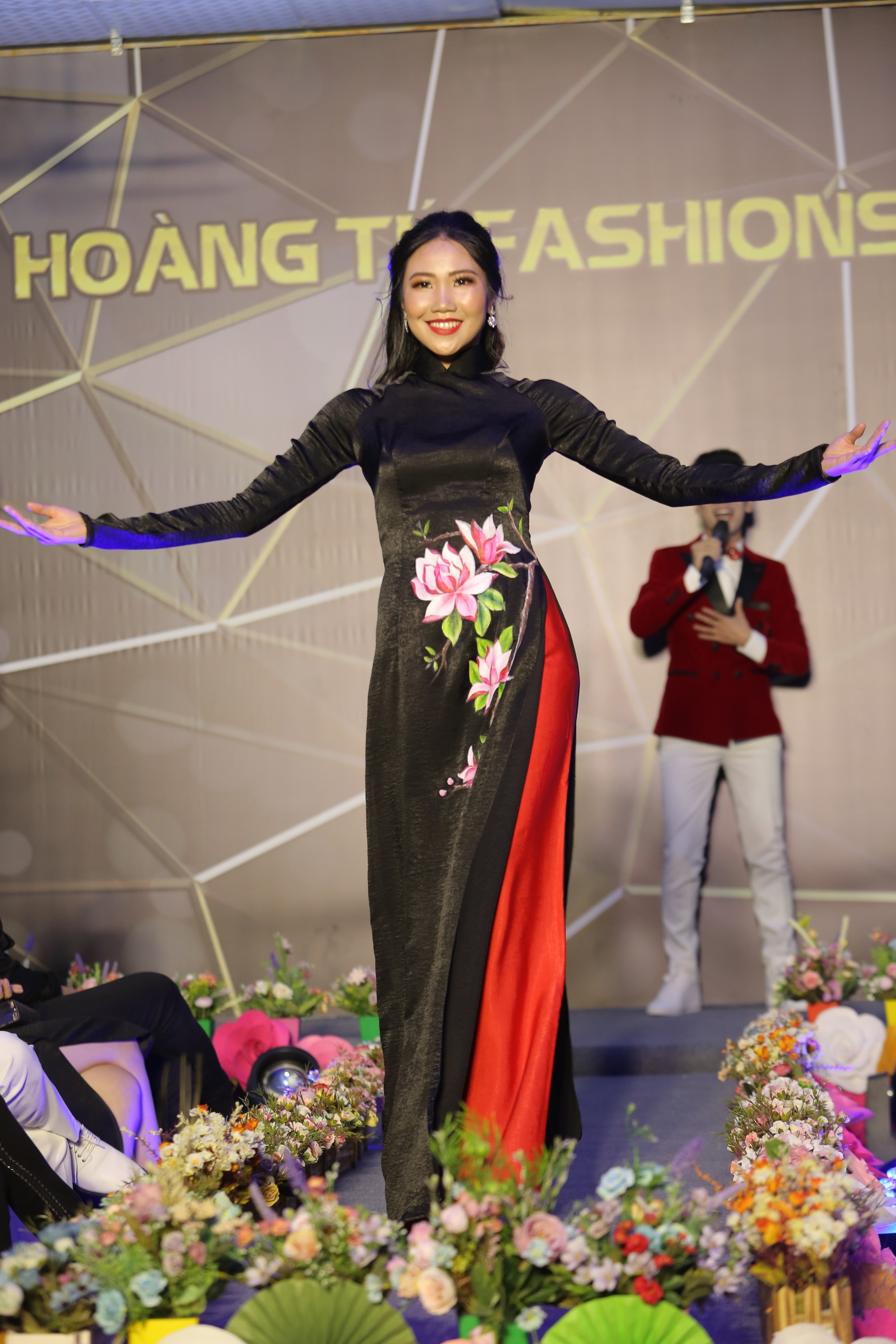 Hoàng Tú Fashion Show – Đêm thời trang và nghệ thuật đẳng cấp - Ảnh 3.