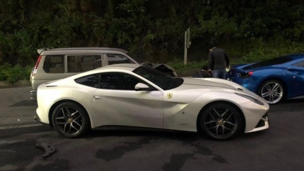 Đâm hỏng 3 siêu xe Ferrari, chàng trai nghèo được quyên góp tiền để đền bù thiệt hại - 5 Đâm hỏng 3 siêu xe Ferrari, chàng trai nghèo được quyên góp tiền để đền bù thiệt hại - 5