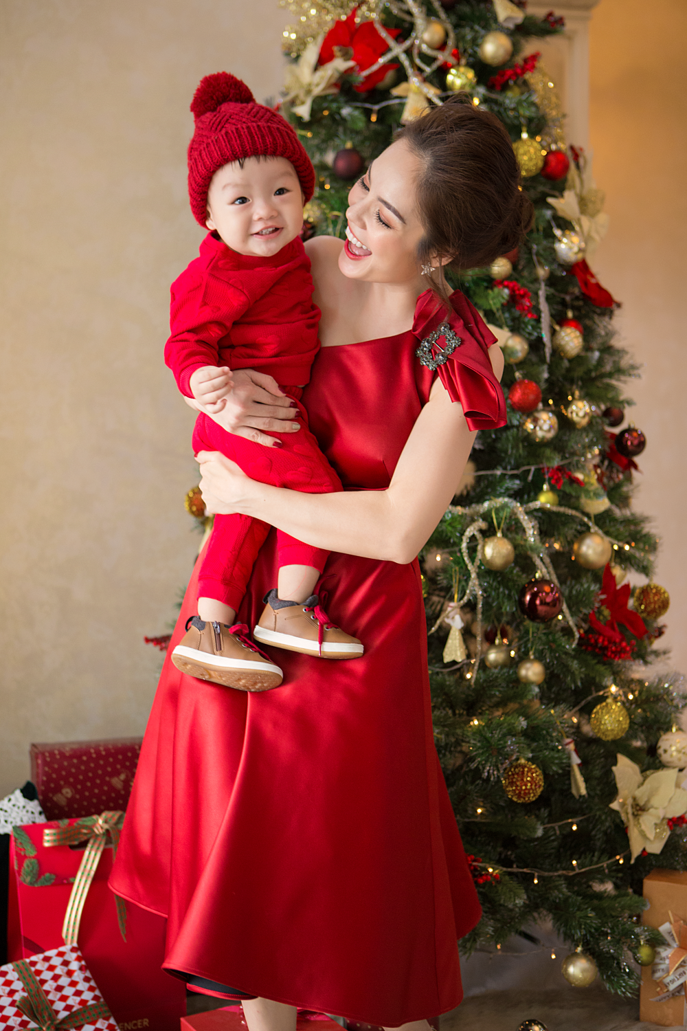 Những bà mẹ đơn thân mới lộ diện của showbiz Việt - Ảnh 6. Những bà mẹ đơn thân mới lộ diện của showbiz Việt - Ảnh 6.